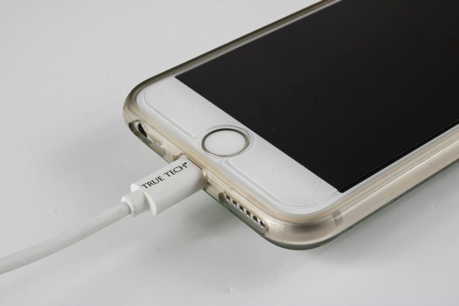 11-454-8 Lightning to USB-A 3FT Classic Cable - Image 4